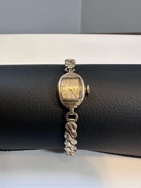 Vintage Bulova Woman's Watch 10k Gold Filled Windup